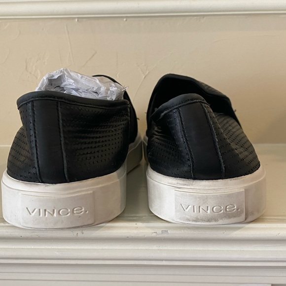 VINCE Blair Slide on Shoes; Black Faux Leather; Good Condition; Size USA 8 - Picture 6 of 13